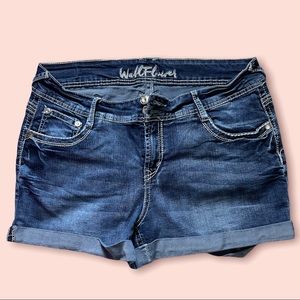 WallFlower Women’s Jean Shorts Size 17 Bling Embroidered Pockets